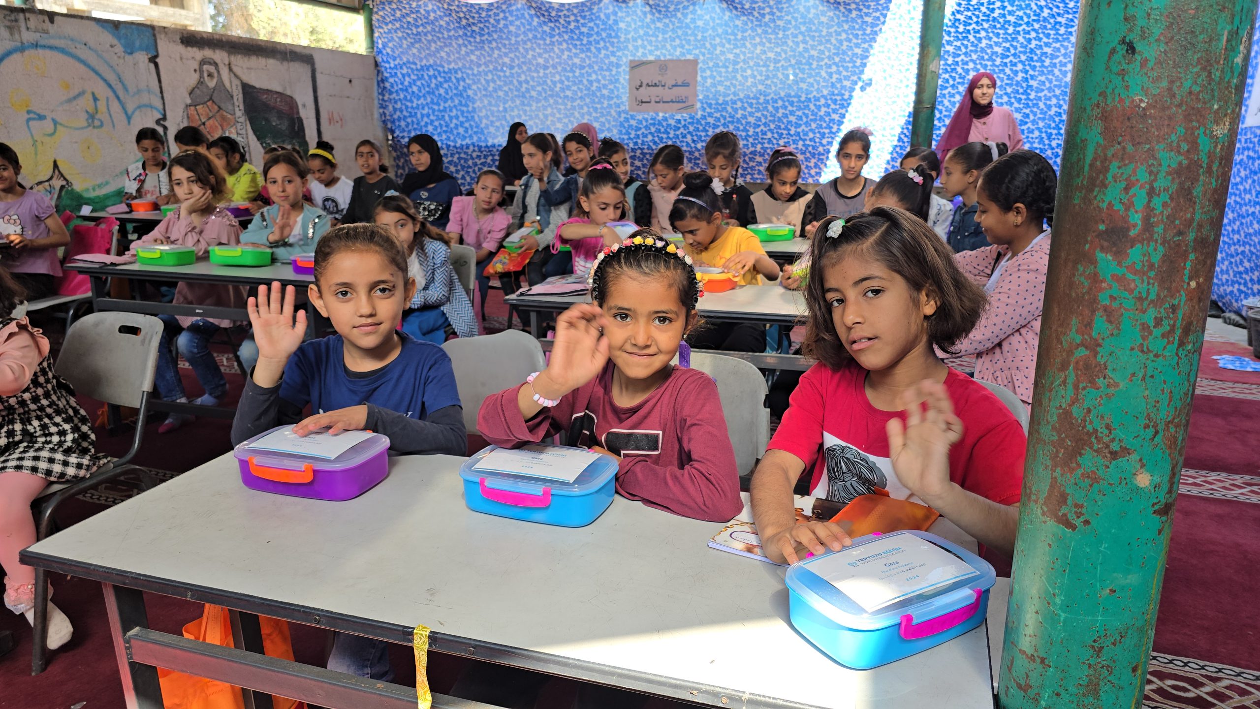 sekolah darurat gaza